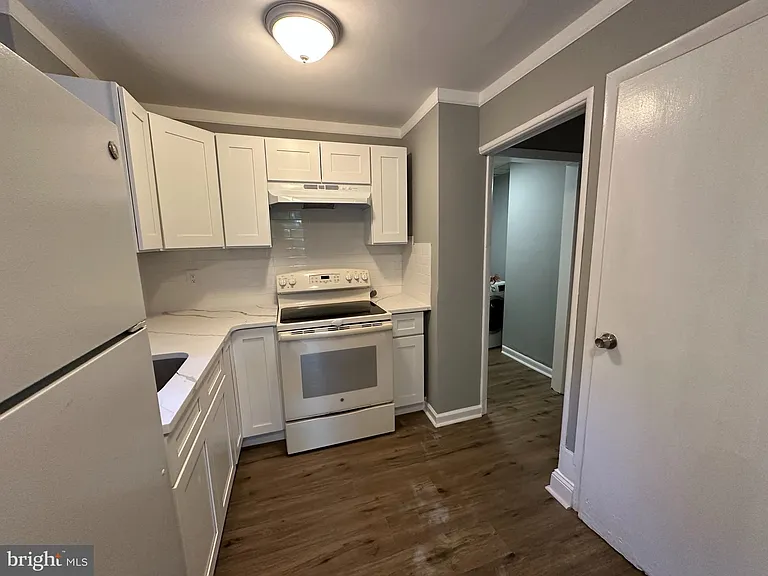 798 Creek Rd #2 — Photo 5