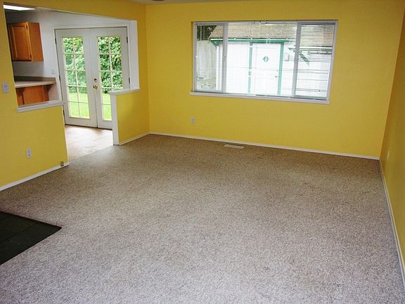 3rd image of 16617 NE 26th St