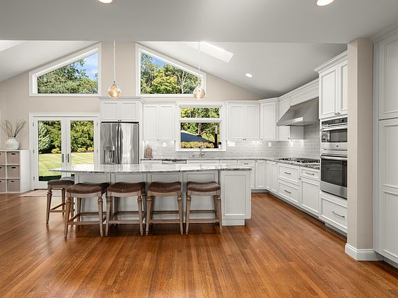 3rd image of 48 Border Rd