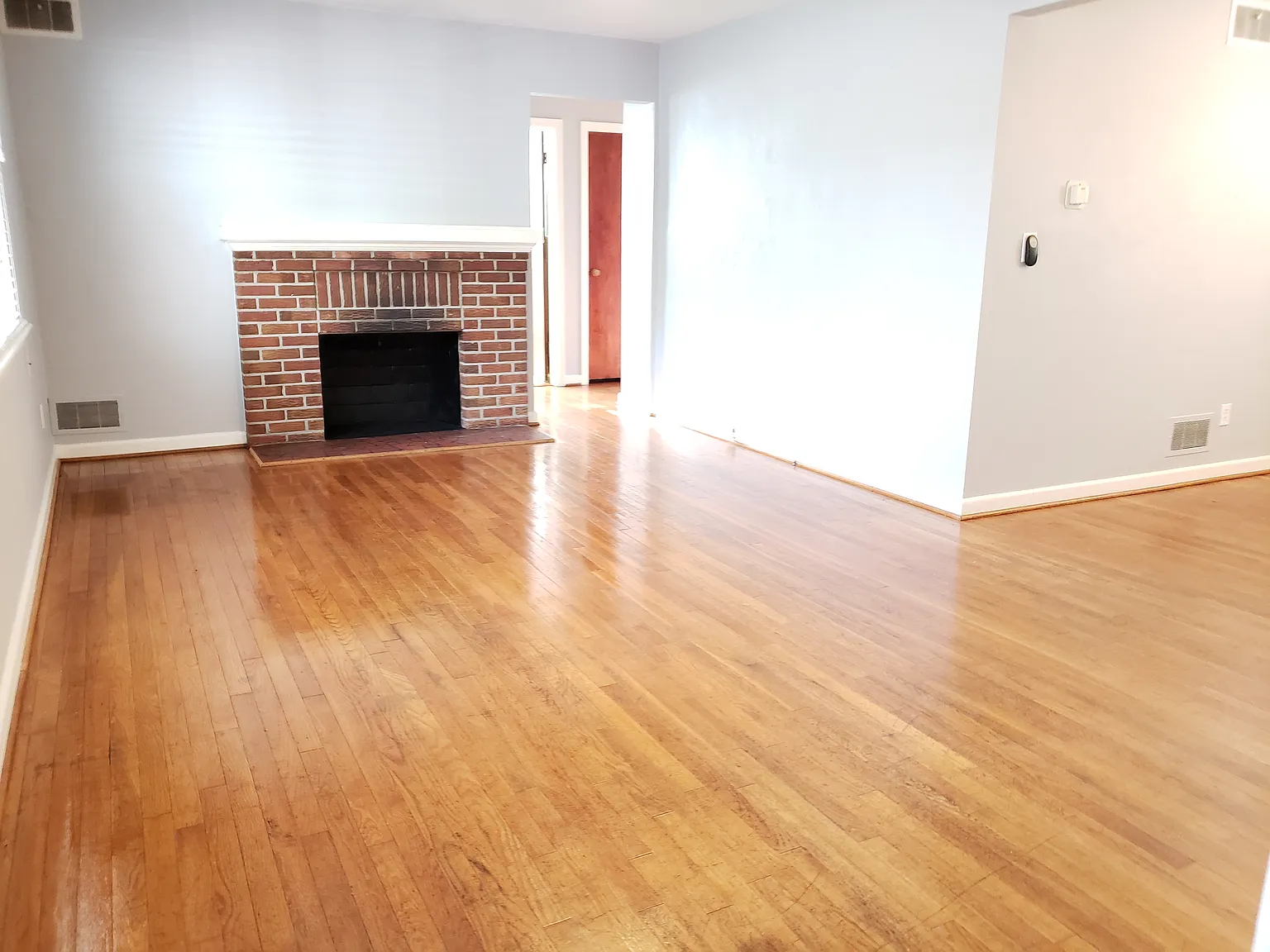 4 bed, 1550 sqft, $2,295 — Photo 3
