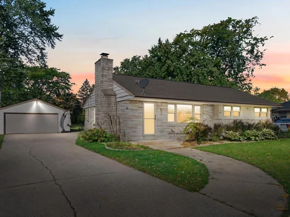 4551 N 100th STREET, Wauwatosa, WI 53225