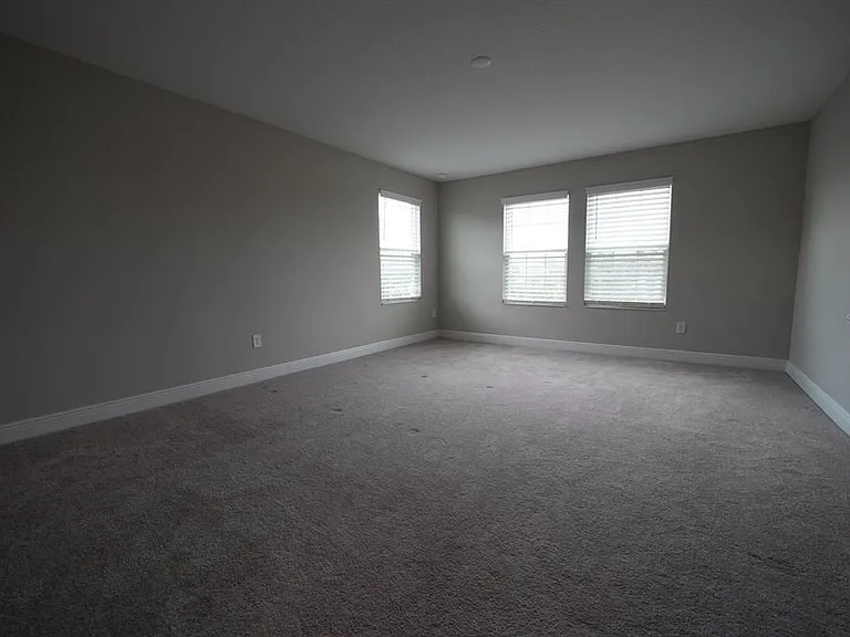 5450 Wayfarer Ave — Photo 18