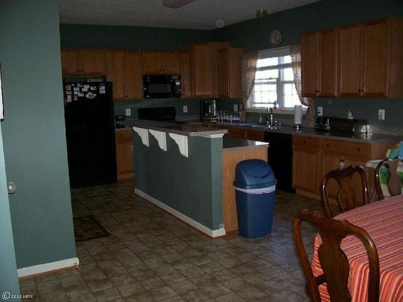 4th image of 35309 River Bend Dr