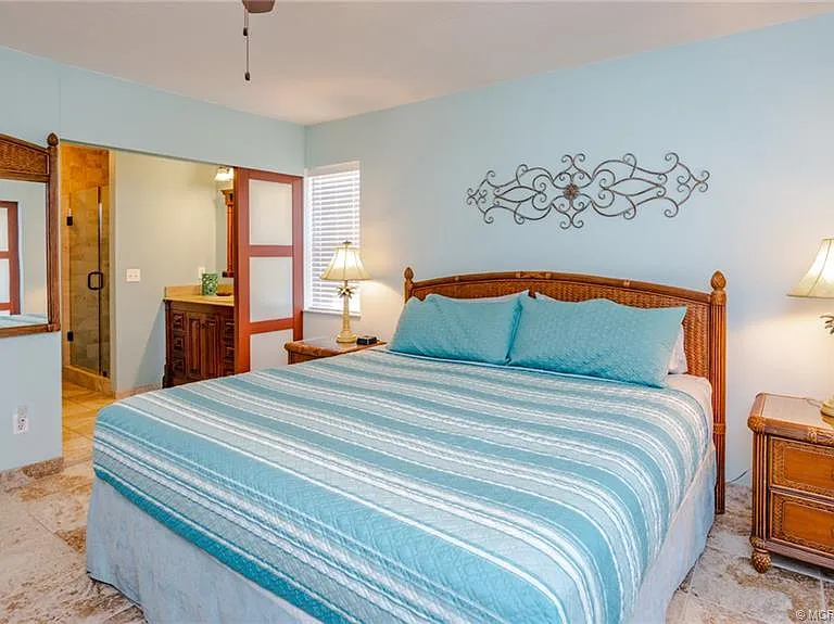 60 Aqua Ra Dr — Photo 8