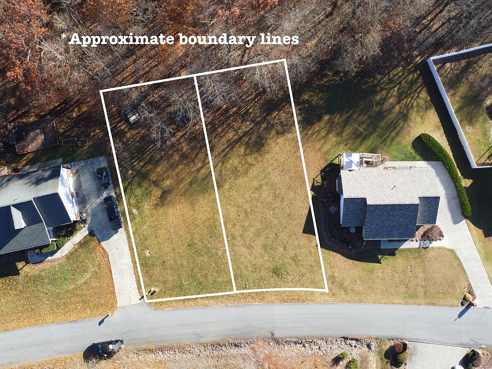 1st image of Moccasin Hills Dr
