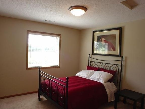 5th image of 1415 Broadway St APT 42