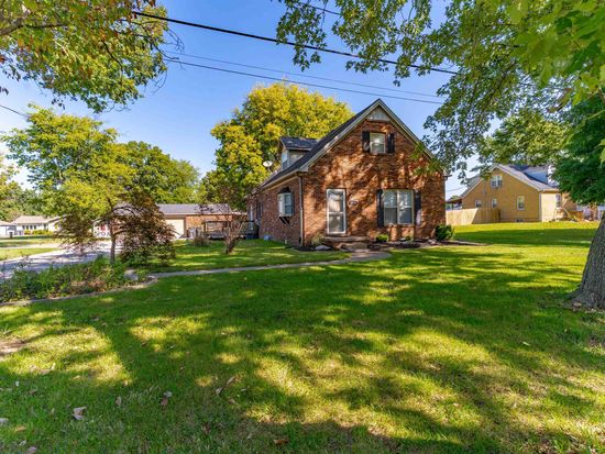 2016 Theater Dr, Evansville, IN 47715