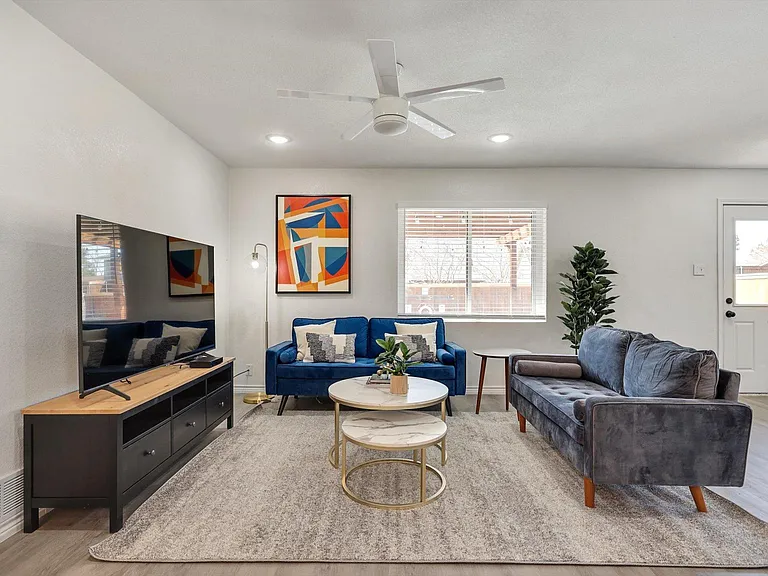 7920 Limerick Ln — Photo 10