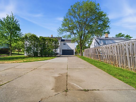 3rd image of 4037 Washington Blvd