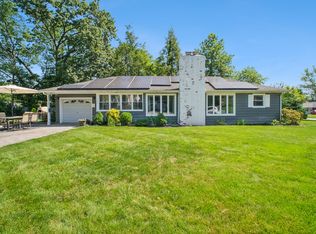 126 Fieldstone Dr, Springfield, NJ 07081