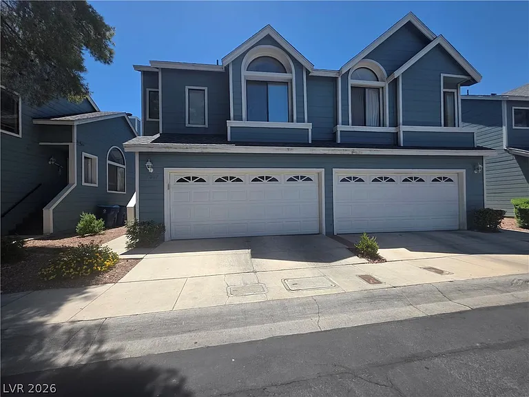 5027 Strauss Dr — Photo 2