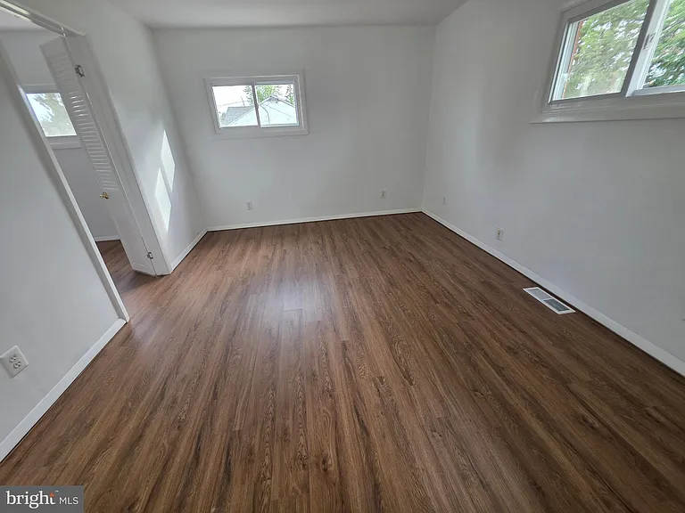513 W Butler Ave — Photo 12