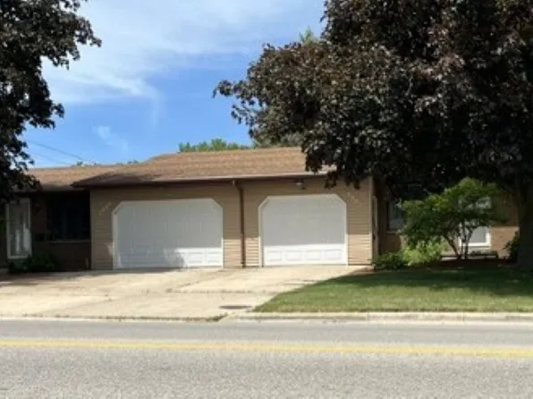 2802 Cormier Rd, Green Bay, WI 54313