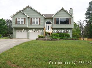 17 Oak Landing Ct S, Douglasville, GA 30134