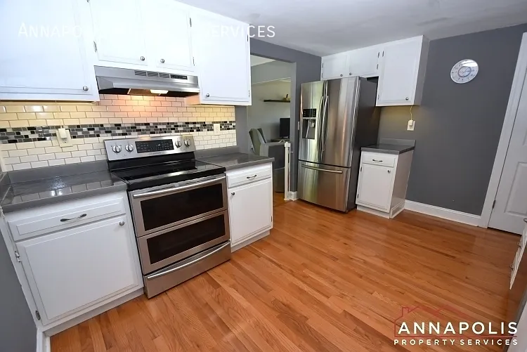700 mount alban drive — Photo 3