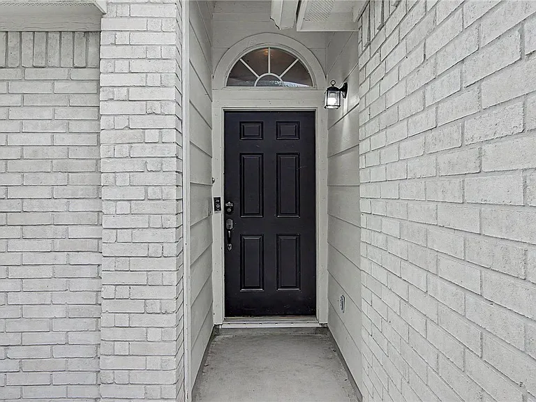 15303 Faircrest Ct — Photo 3