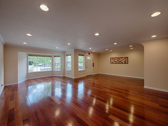 2nd image of 327 S Baywood Ave