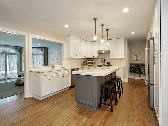 5th image of 1827 Milton Ave