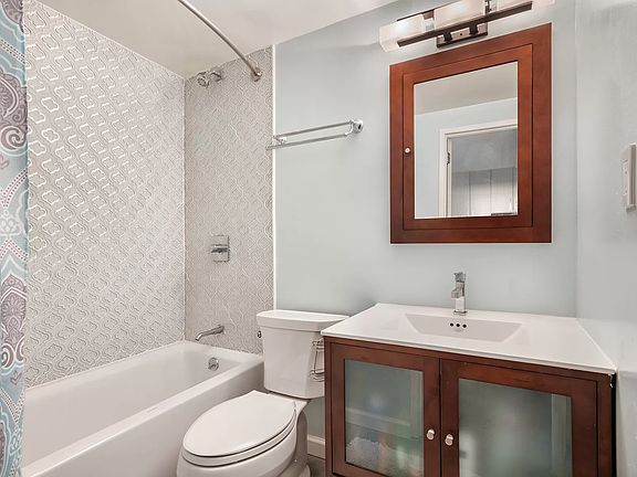 3rd image of 425 E 78th St APT 4D
