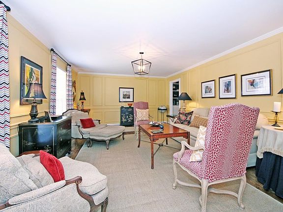 3rd image of 1021 Van Dyke Dr