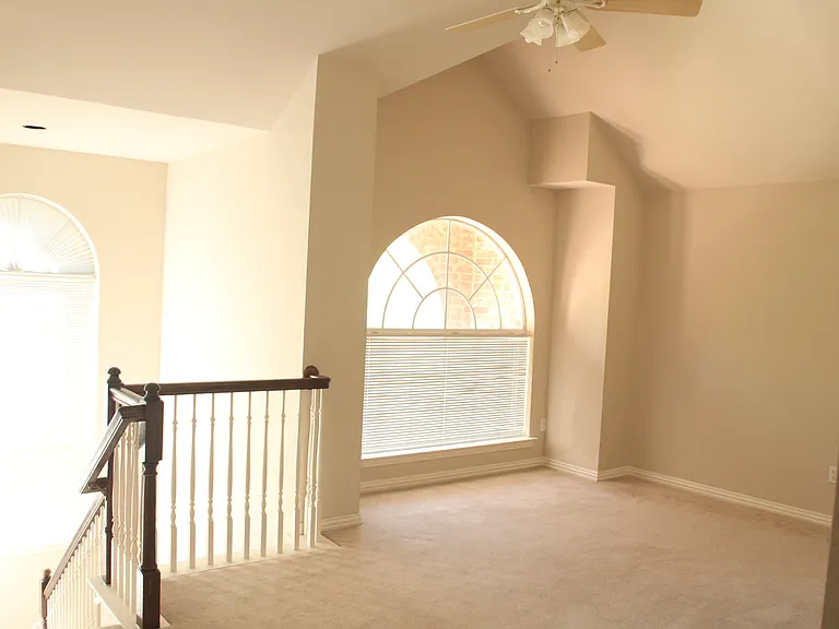 8605 Berwick Dr — Photo 4