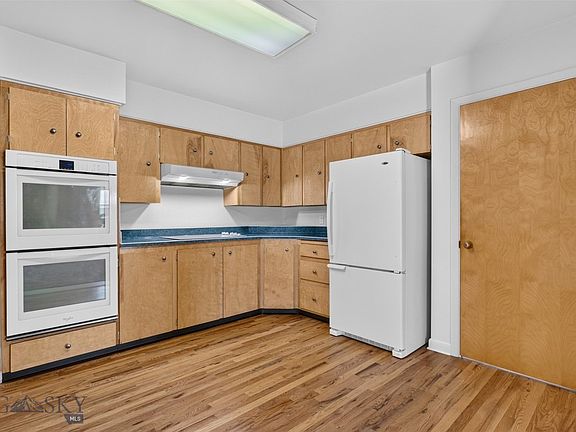 4th image of 1016 W 3rd St