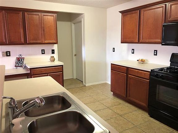 5th image of 1805 Walnut Hills Ln