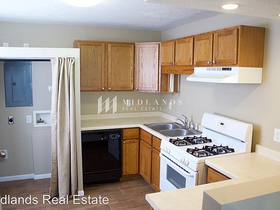 5th image of 2530 1/2 Wayne St