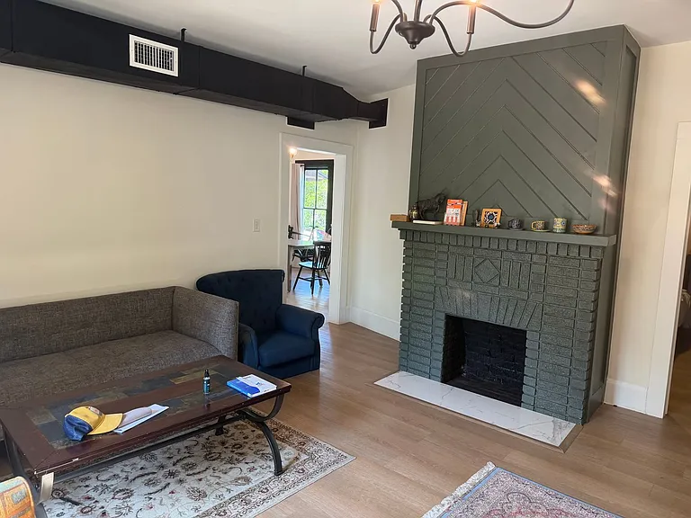 716 NE 4th Ave — Photo 2