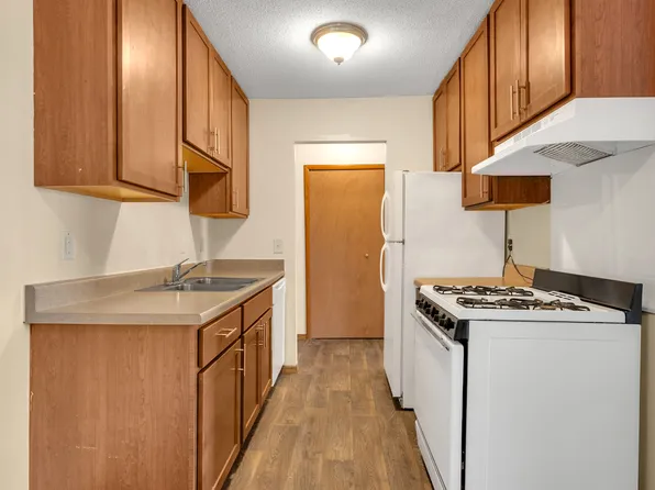Moonraker Apartments