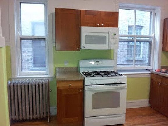 5th image of 1453 W Rosemont Ave #2