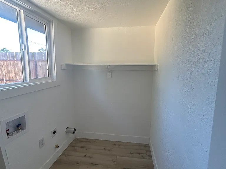 1132 W 7th St — Photo 9