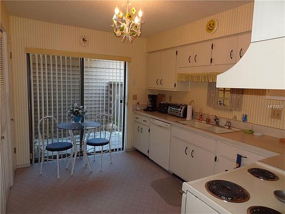 3rd image of 12903 Fairway Dr APT A