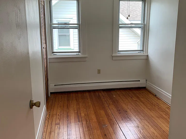 127 W Caracas Ave — Photo 13