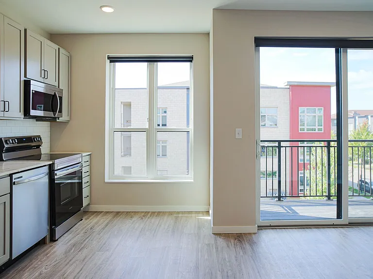 B7 Flats — Photo 37