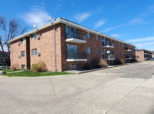 402 30th Ave N #16, Fargo, ND 58102