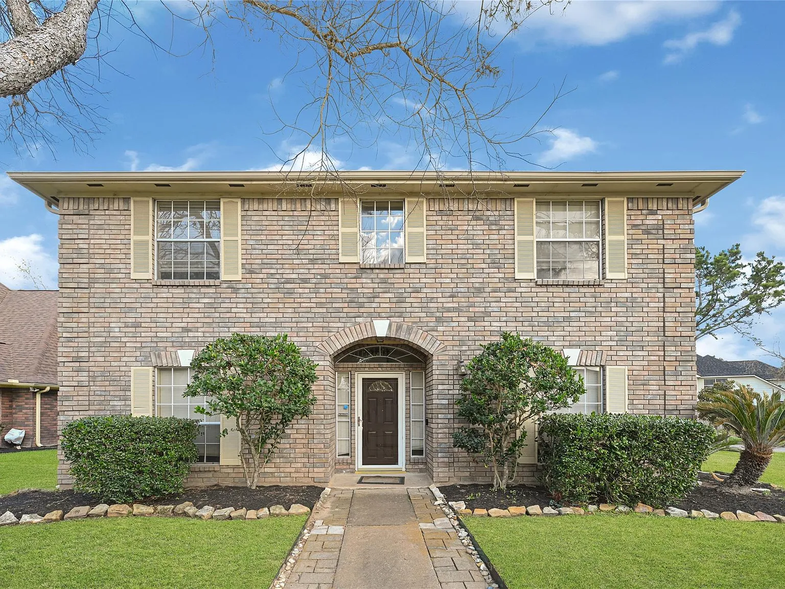 4 bed, 2.5 bath, 2774 sqft, $3,000 — Photo 3