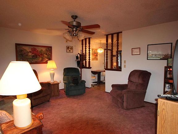 5th image of 1372 Dexter Dr E