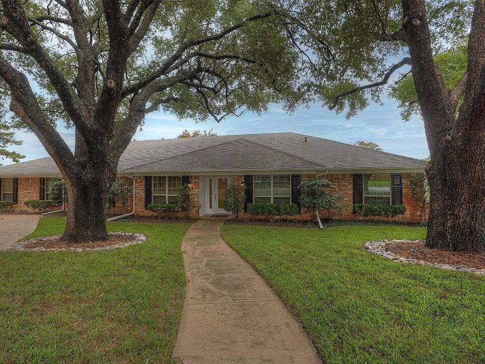 1st image of 601 Lincoln Ct