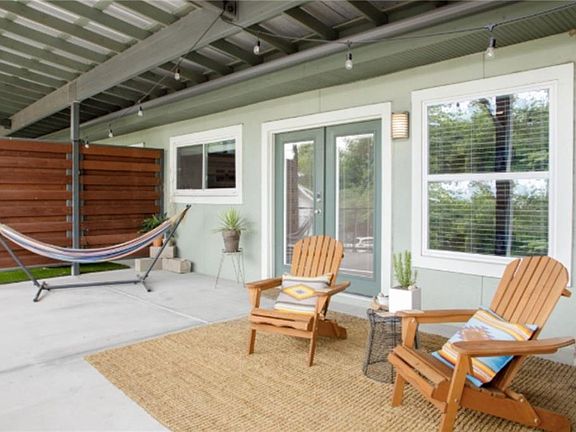 4th image of 609 Blanco St APT 205