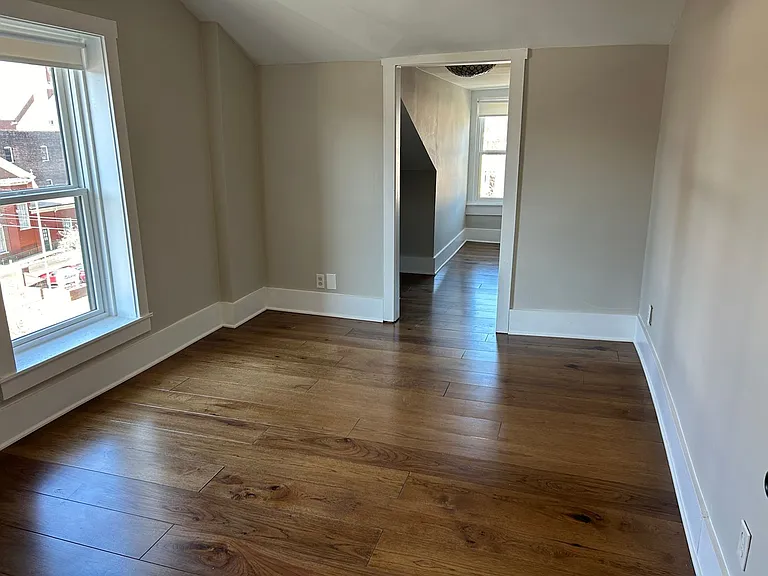 176 N Broadway #3 — Photo 24