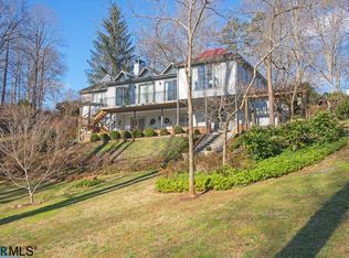 2480 N Dogwood Ln, Charlottesville, VA 22901