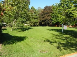 4270 Kirchoff Rd, Rolling Meadows, IL 60008