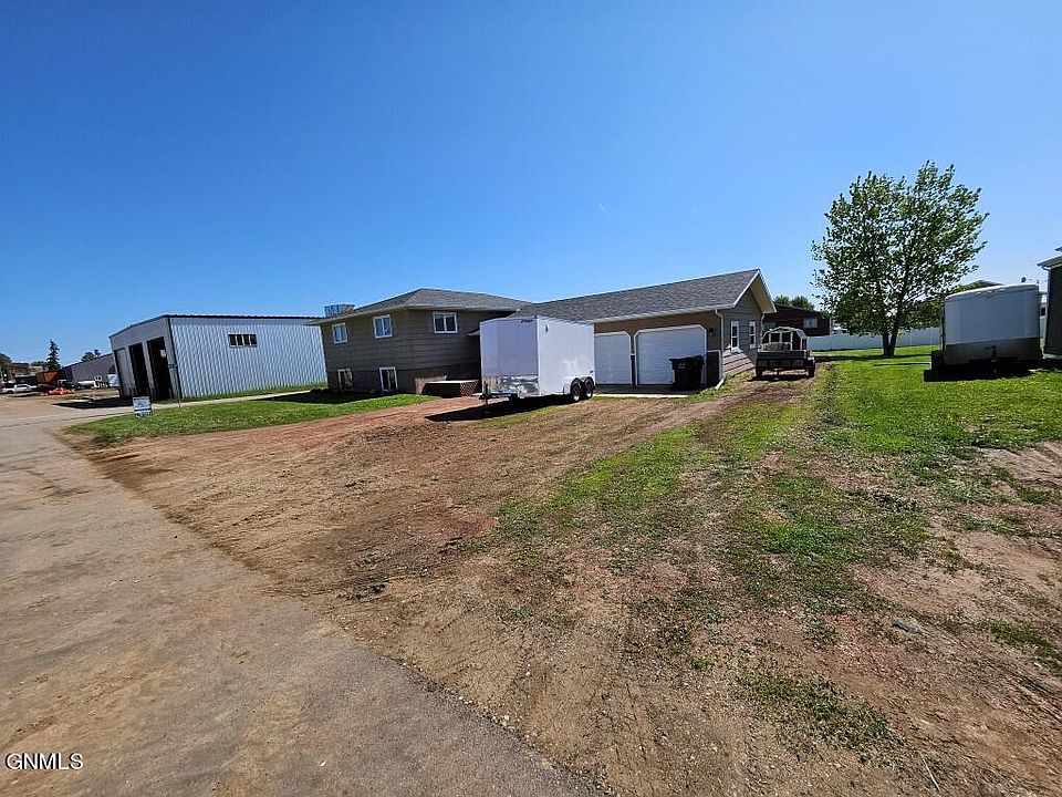 207 S Main St, Richardton, ND 58652 Zillow