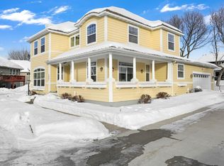 1607 Summit Hl, Eagan, MN 55122