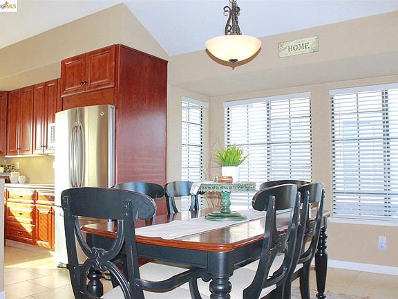 5th image of 1050 Saint Andrews Dr
