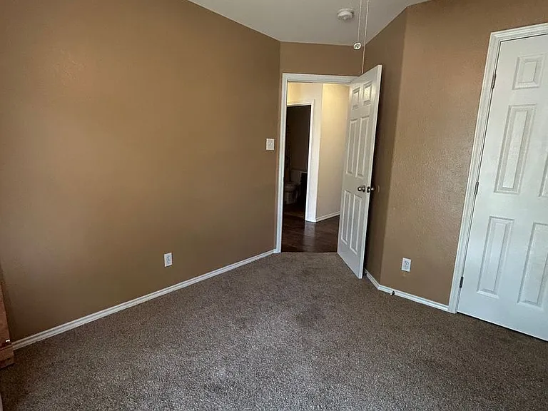 6911 Stonegate Dr — Photo 8