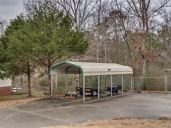 2nd image of 130 Country Ln