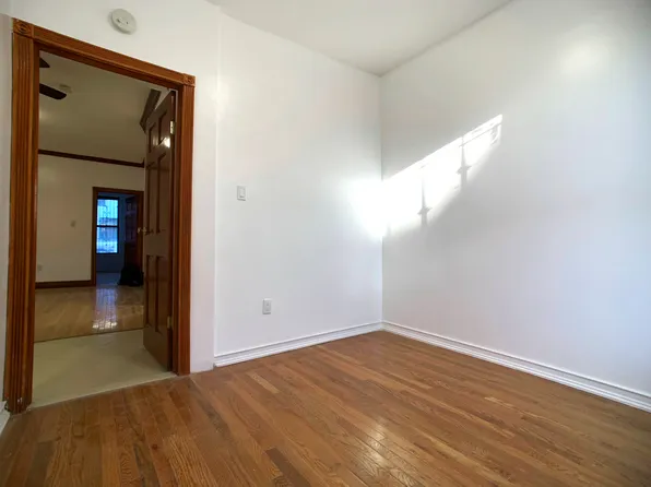 630 President Street image 8 of 9