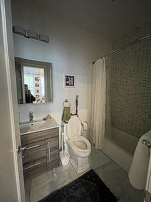5th image of 266 W 136th St #2B